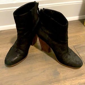 Excellent condition!  rag & bone black ankle boots